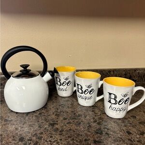 Whistling teapot and set of three Bee-mugs